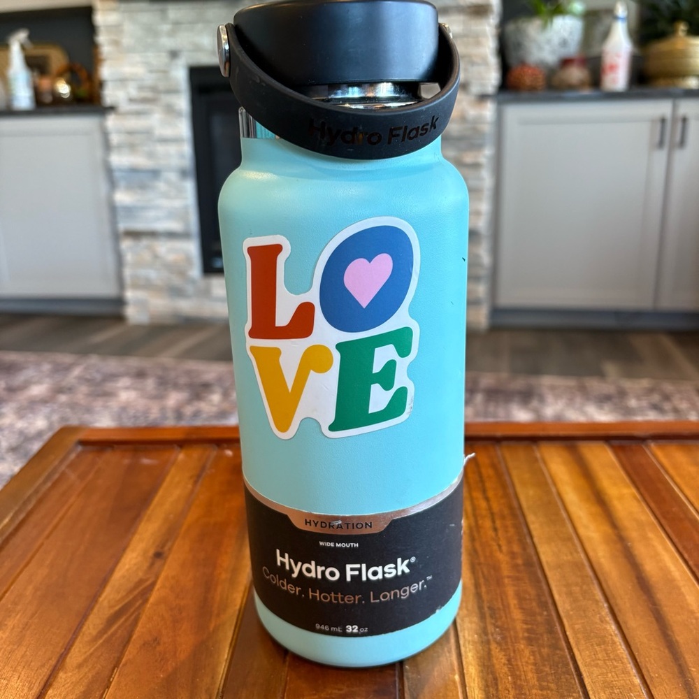 Hydro Flask Turquoise Wide Mouth Water Bottle NWT Love